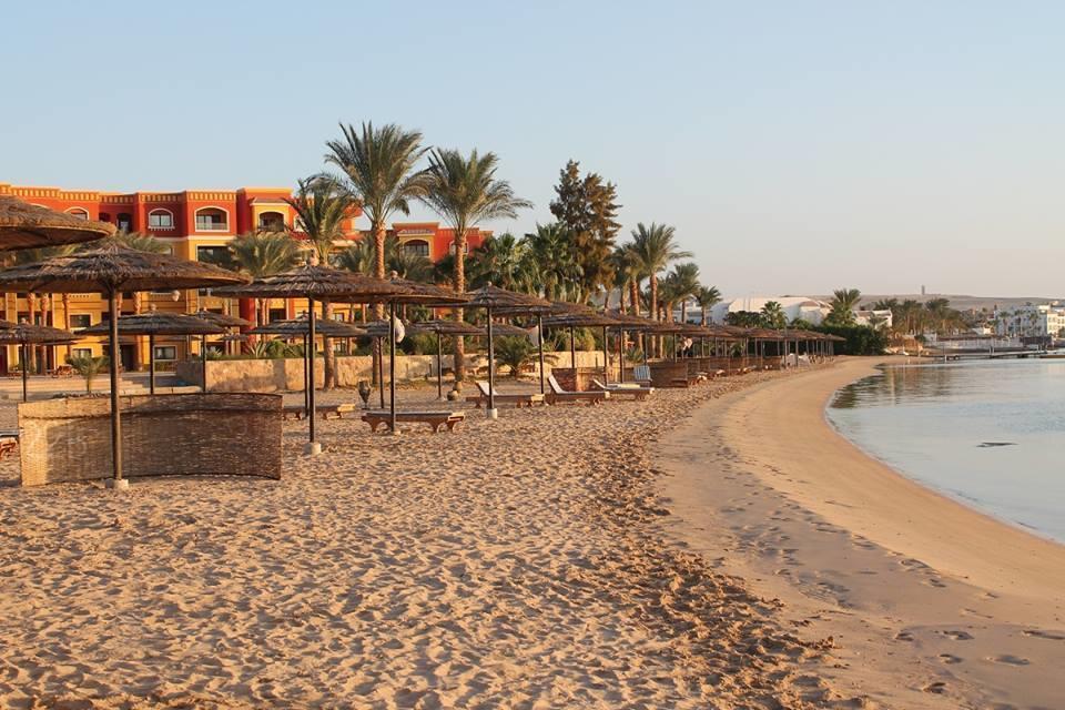 Esplanada Beach Apartment ฮูร์กาดา ภายนอก รูปภาพ