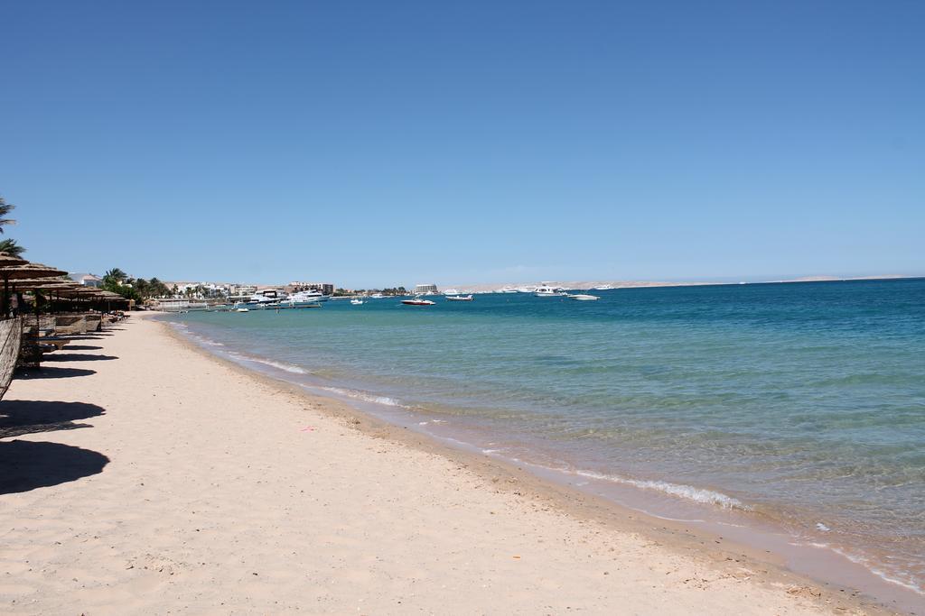 Esplanada Beach Apartment ฮูร์กาดา ภายนอก รูปภาพ